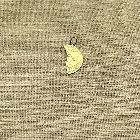 Solid 14K Yellow Gold ONE-PIECE MIZPAH COIN Charm Pendant - Picture 1 of 6